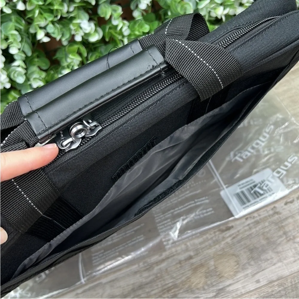 Targus 15-16” Classic Slim Black Briefcase Laptop Bag UNISEX